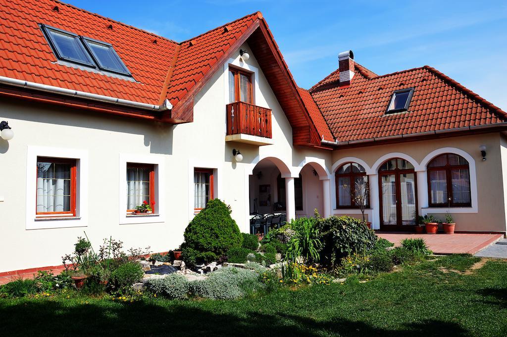 Vámosi Vendégház Nemesvámos Exterior foto